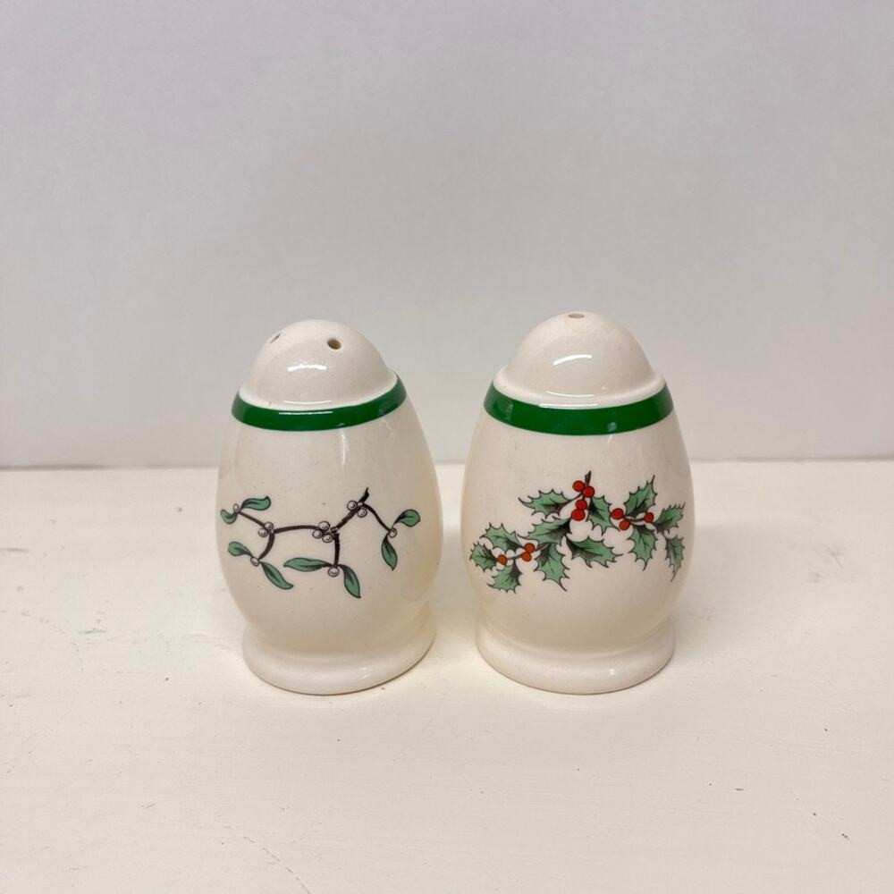 Spode Christmas Tree Salt And Pepper Shaker Set